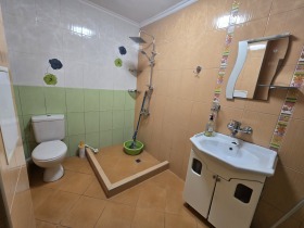 2 bedroom Vazrazhdane, Burgas 9