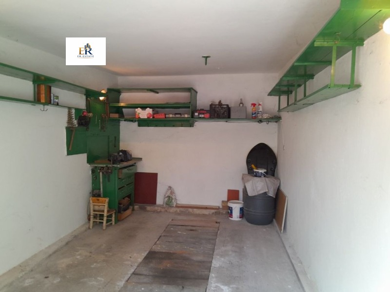 Дава под наем ГАРАЖ, ПАРКОМЯСТО, гр. Плевен, Идеален център