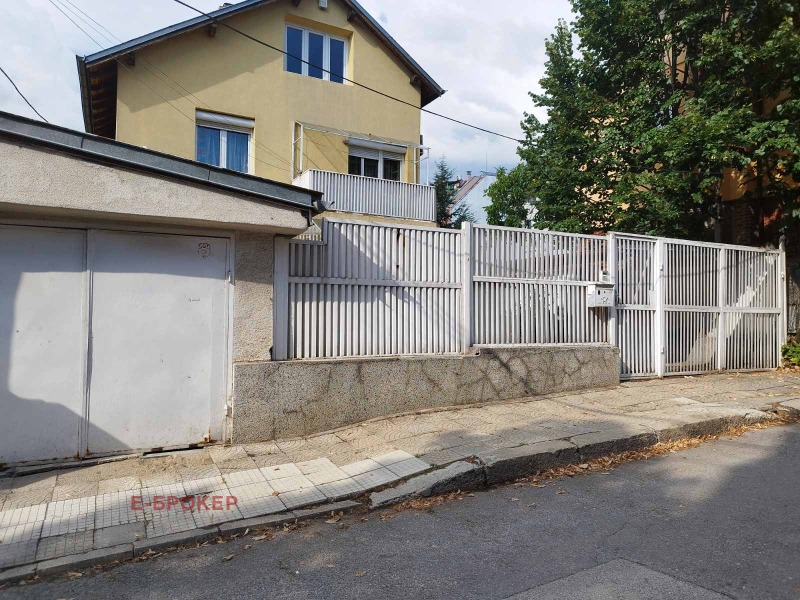 Издаје се  Кућа Софија , Редута , 180 м2 | 40073357 - слика [15]