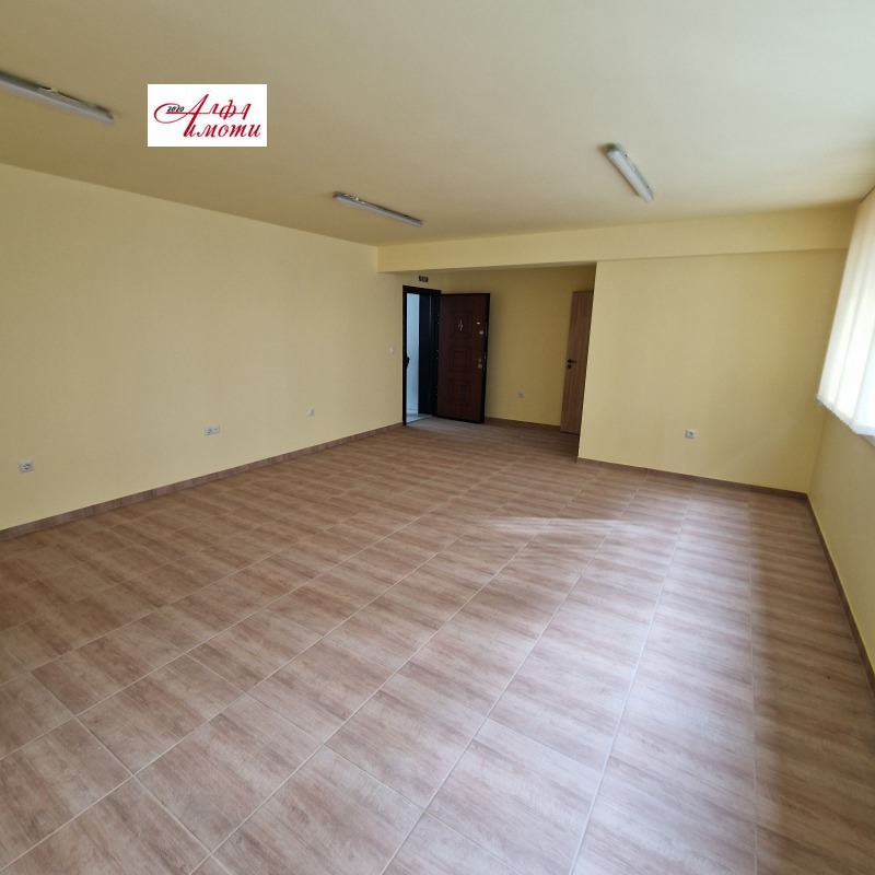 Дава под Наем ОФИС в град Шумен, Център - 48 кв.м / 255 € » 498.74 лв., АЛФА ИМОТИ 2020 ЕООД