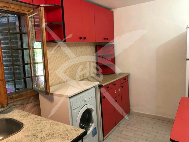 Дава под Наем КЪЩА в град Варна, Левски 1 - 100 кв.м / 350 € » 684.54 лв., ЕКС НВД ООД