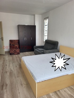 De inchiriat Studio