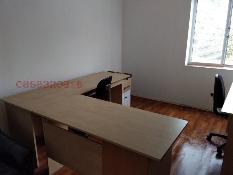Дава под Наем ОФИС в град Пловдив, Център - 15 кв.м / 110 € » 215.14 лв.