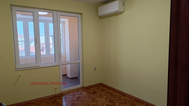 De inchiriat  2 dormitoare Ruse , Țentâr , 65 mp | 13510959 - imagine [5]