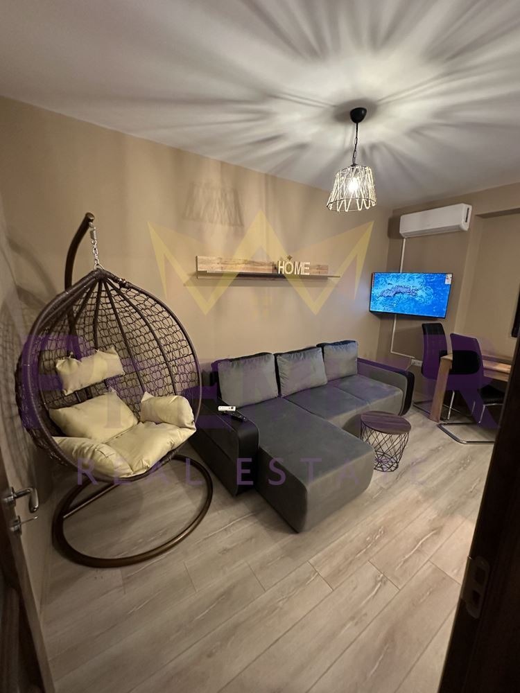 Дава под нем  3-стаен, град Варна, Колхозен пазар •  650 EUR • ID 84928496 — holmes.bg - [1] 