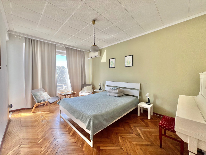 Издаје се  2 спаваће собе Варна , Грацка махала , 70 м2 | 47360710