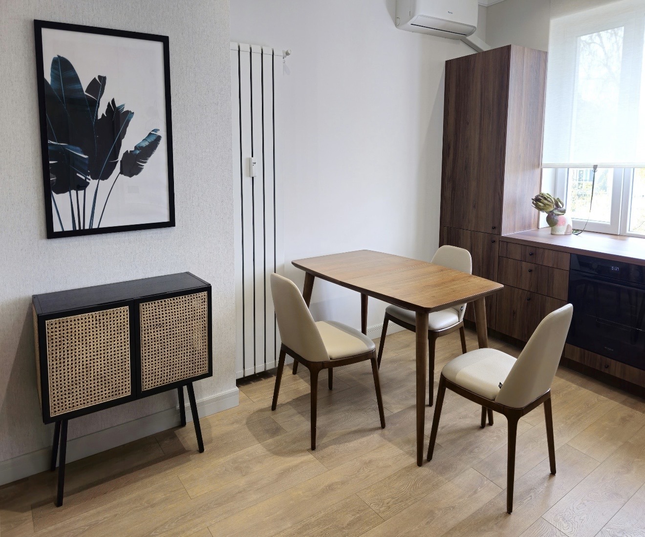 Дава под наем 2-СТАЕН, гр. София, Център, снимка 2 - Апартаменти - 54199064