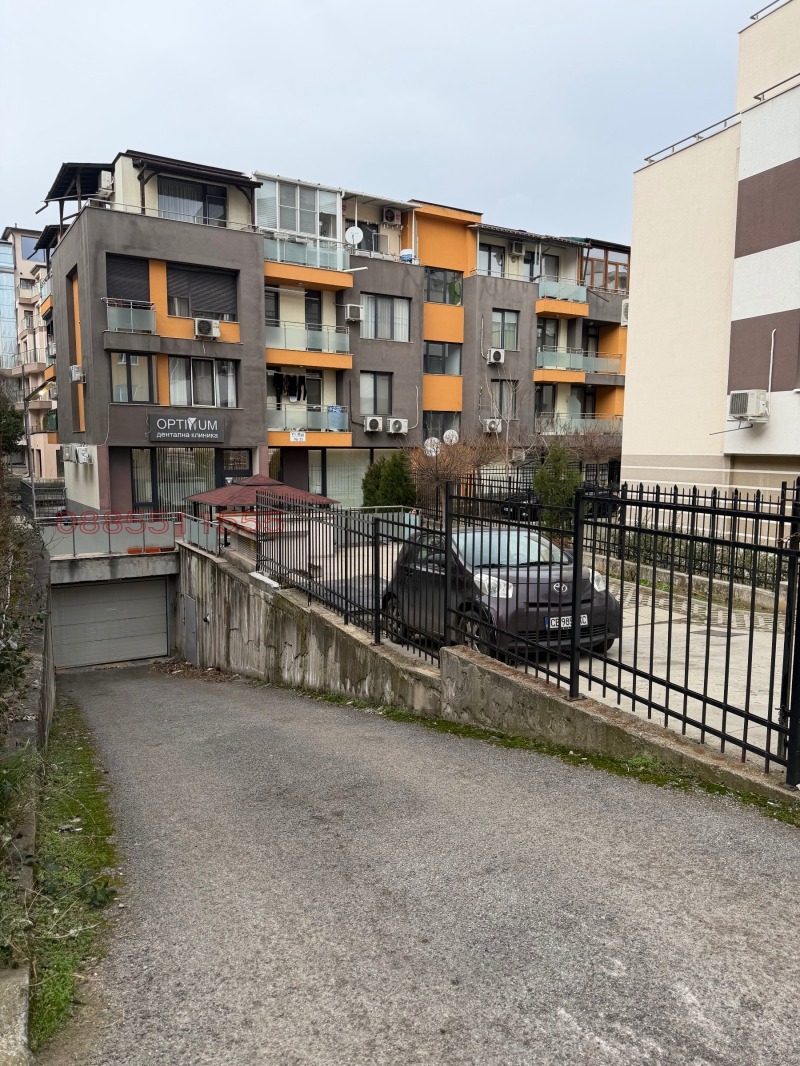 Дава под Наем ПАРКОМЯСТО в град София, Манастирски ливади - 16 кв.м / 100 € » 195.58 лв.