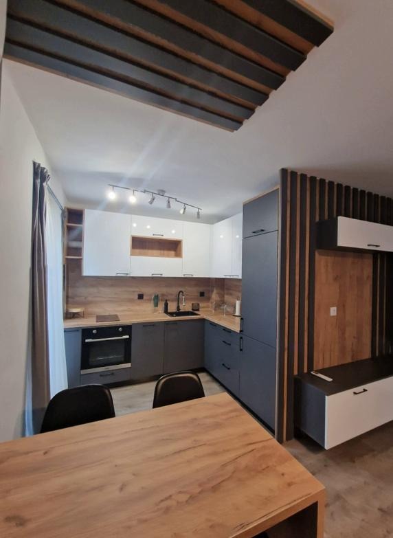 Дава под нем  2-стаен, град Пловдив, Център •  600 EUR • ID 52339205 — holmes.bg - [1] 
