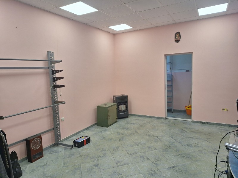 Издаје се  Схоп регион Велико Тарново , Горна Орјаховица , 40 м2 | 59615765 - слика [5]