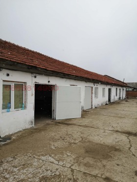 Дава под наем  Склад, с. Цалапица