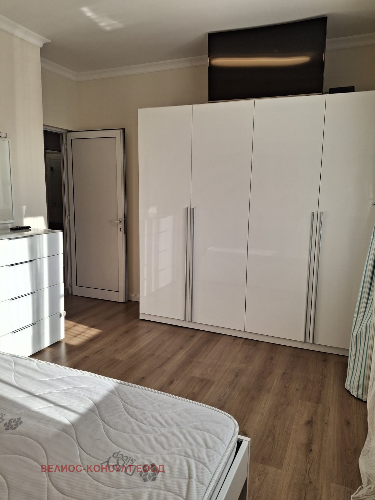 Дава под наем 3-СТАЕН, гр. София, Център, снимка 4 - Апартаменти - 53759276