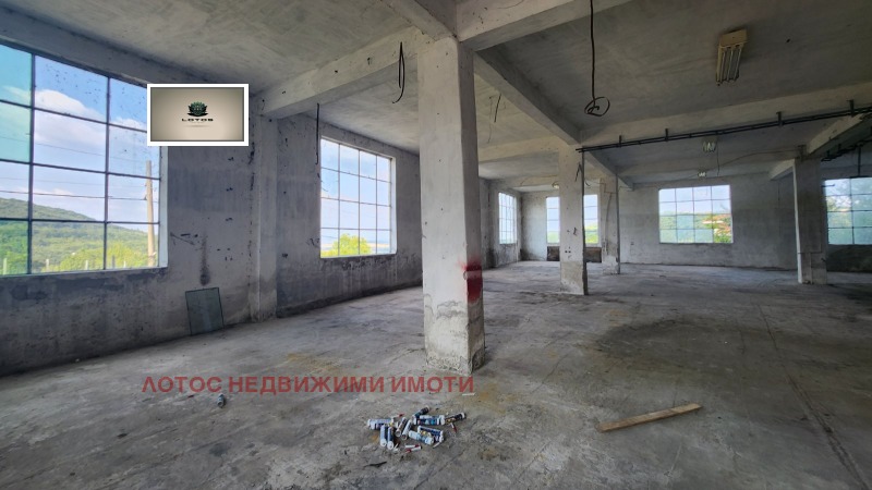 K pronájmu  Úložný prostor oblast Veliko Tarnovo , Šeremetja , 400 m2 | 57099931 - obraz [7]