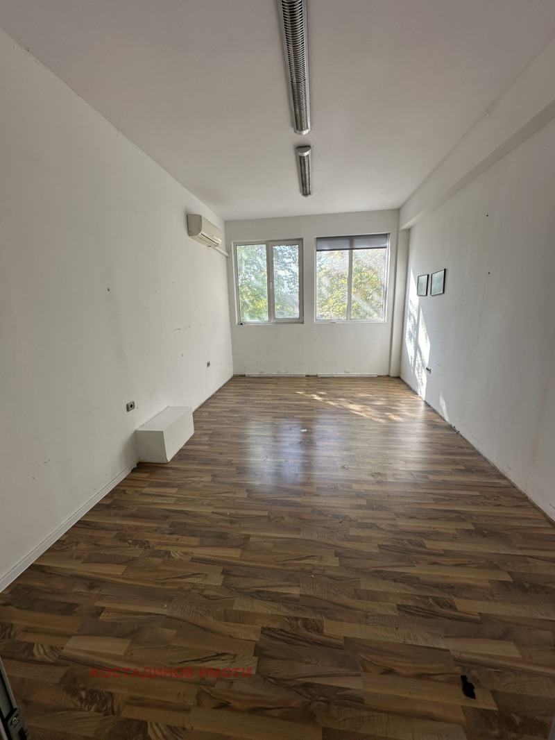 Дава под наем ПРОМ. ПОМЕЩЕНИЕ, гр. Пловдив, Индустриална зона - Тракия, снимка 6 - Производствени сгради - 52154469