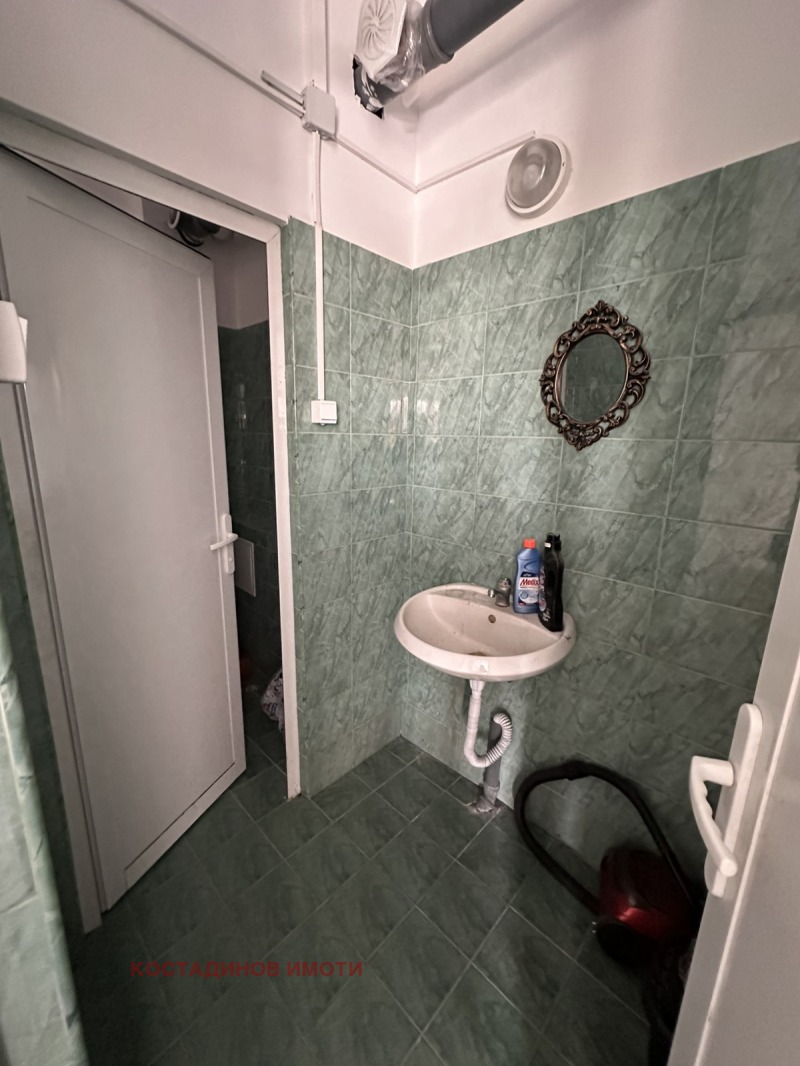 Дава под наем ПРОМ. ПОМЕЩЕНИЕ, гр. Пловдив, Индустриална зона - Тракия, снимка 12 - Производствени сгради - 52154469