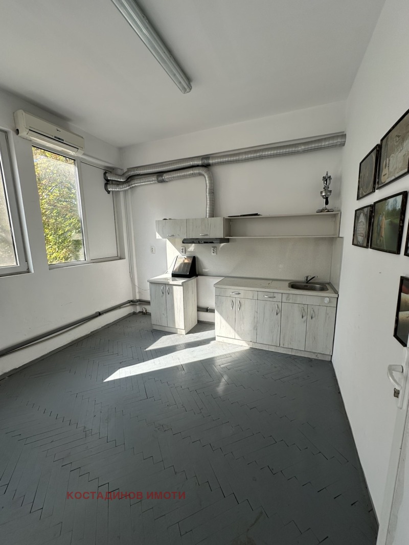 Дава под наем ПРОМ. ПОМЕЩЕНИЕ, гр. Пловдив, Индустриална зона - Тракия, снимка 15 - Производствени сгради - 52154469