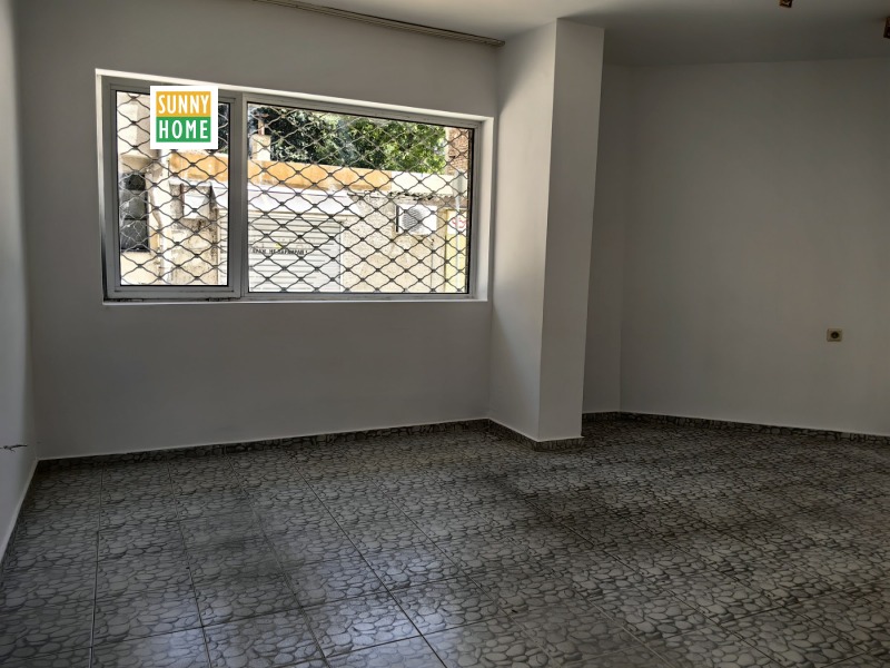 Til leje  Butik Varna , ZhP Gara , 28 kvm | 73180625 - billede [4]