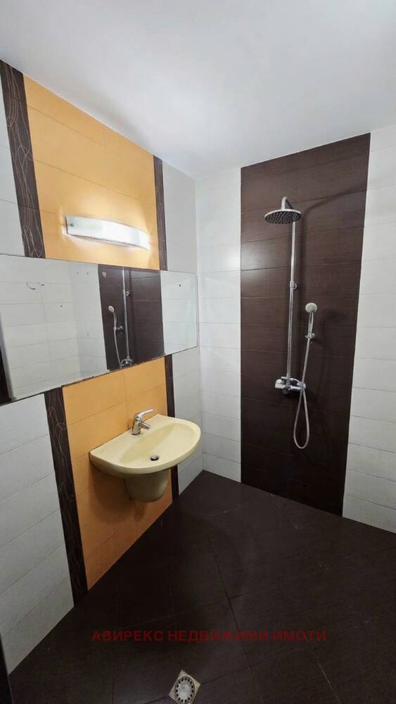 De inchiriat  1 dormitor Plovdiv , Cârșiiaca , 70 mp | 49655417 - imagine [9]