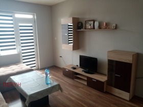 1 bedroom Moshino, Pernik 9