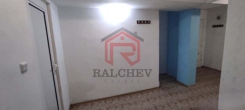 Дава под наем ОФИС, гр. Варна, Колхозен пазар, снимка 8 - Офиси - 53200586