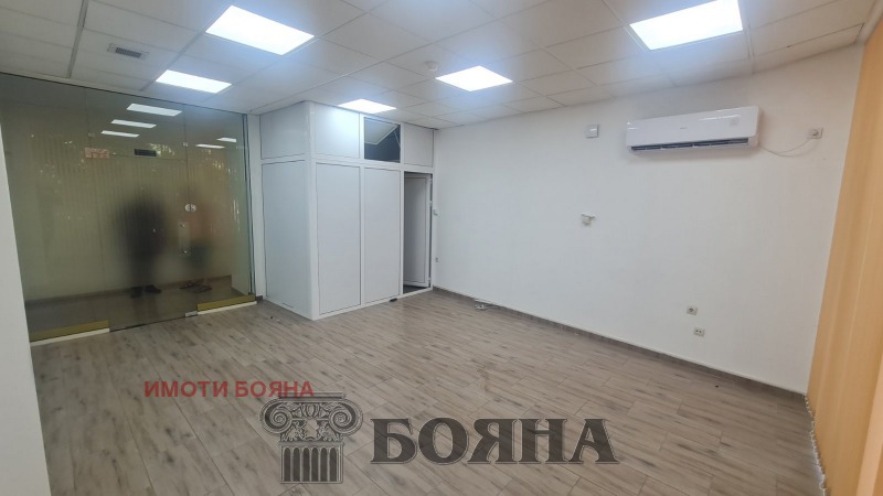 De inchiriat  Magazin Ruse , Țentâr , 35 mp | 89000252 - imagine [3]