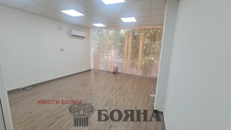 De inchiriat  Magazin Ruse , Țentâr , 35 mp | 89000252 - imagine [2]