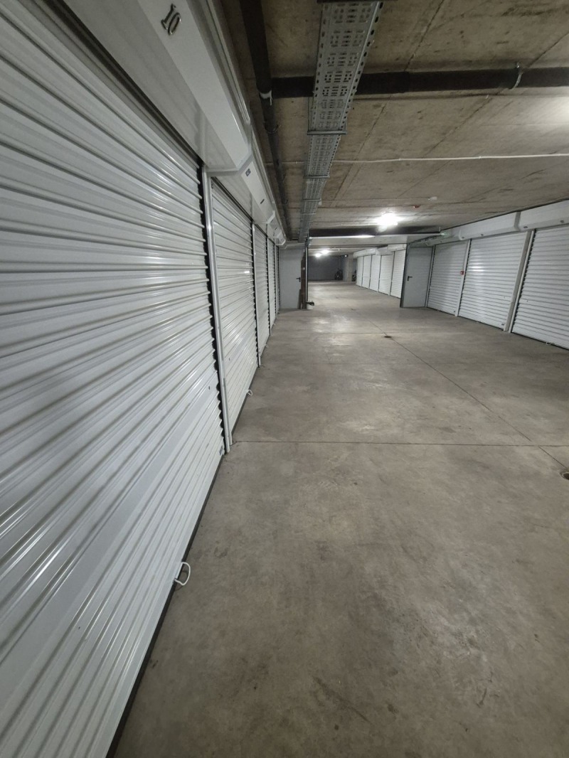 Под наем ГАРАЖ, ПАРКОМЯСТО, град София, Обеля 2 • 250 лв. / 127.82 € • 95396507 1