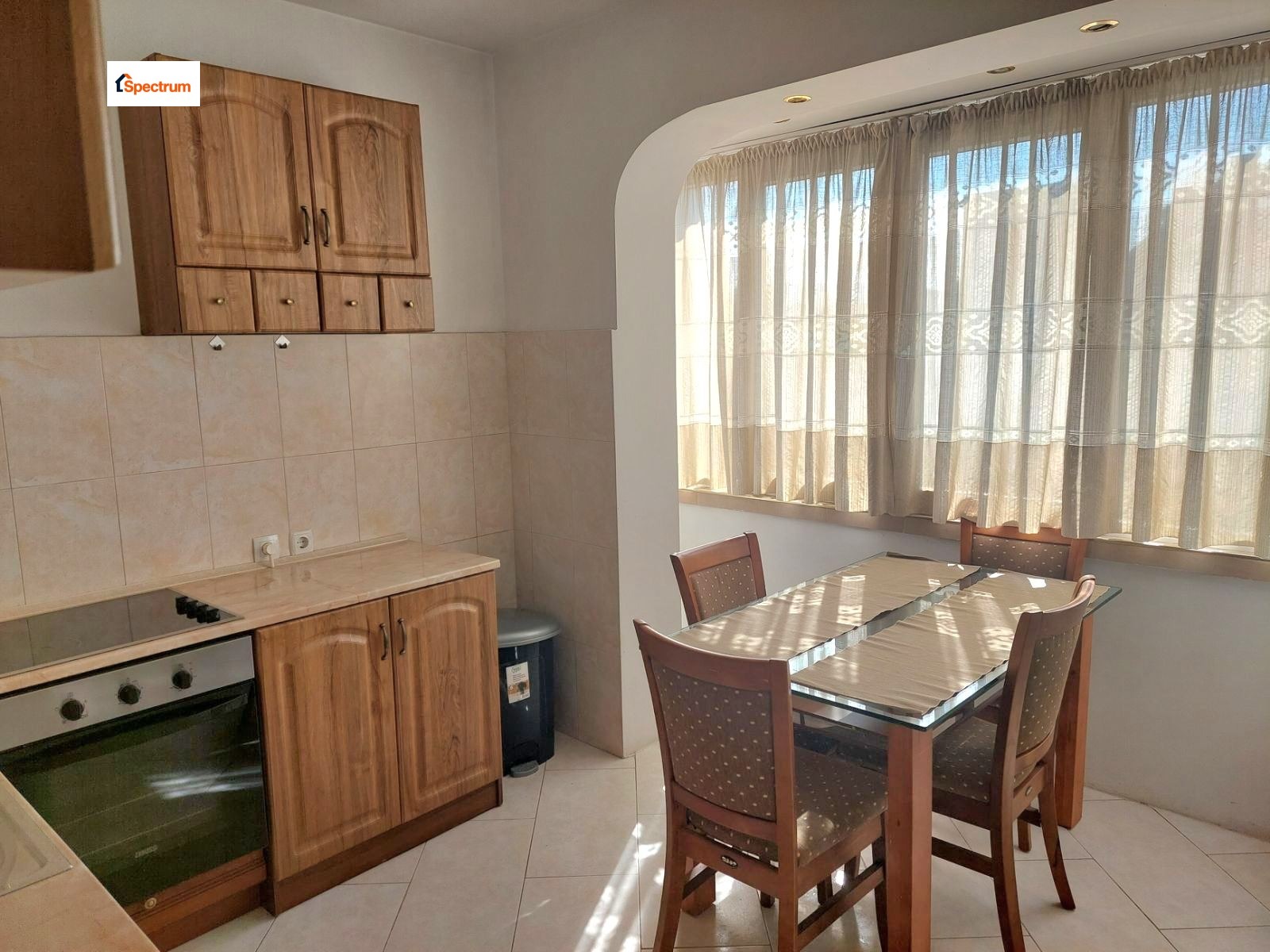 Дава под наем 2-СТАЕН, гр. София, Иван Вазов, снимка 1 - Апартаменти - 53448776