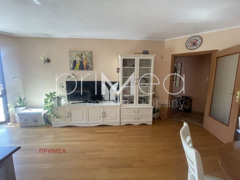 Дава под наем 2-СТАЕН, гр. Бургас, Център, снимка 2 - Апартаменти - 52834647