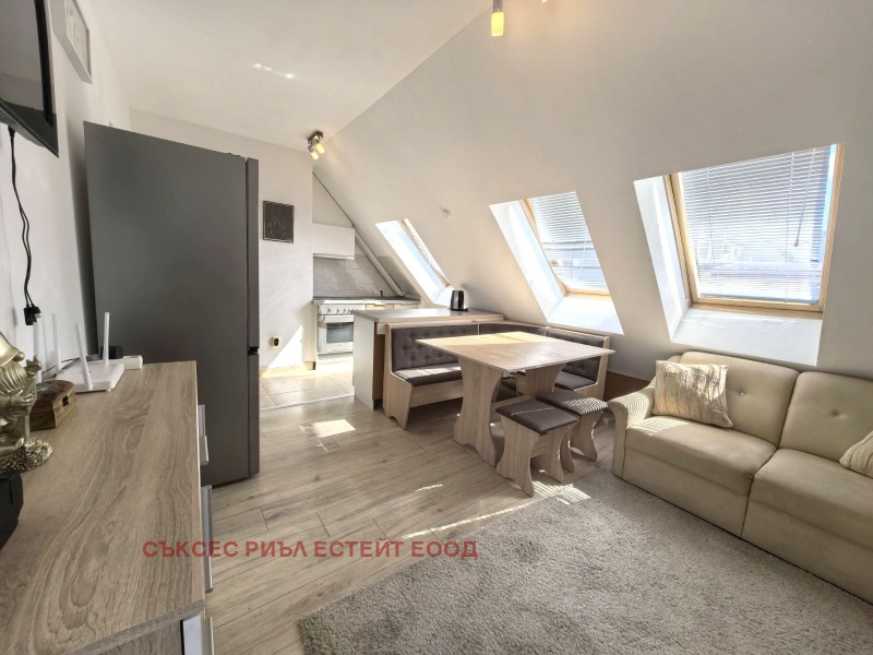En renta  2 dormitorios Varna , Tsveten kvartal , 85 metros cuadrados | 21434397