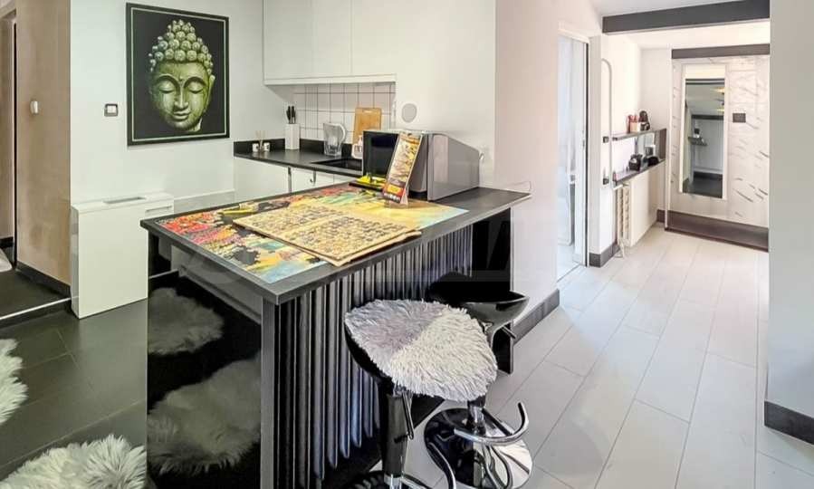 Дава под наем 3-СТАЕН, гр. София, Център