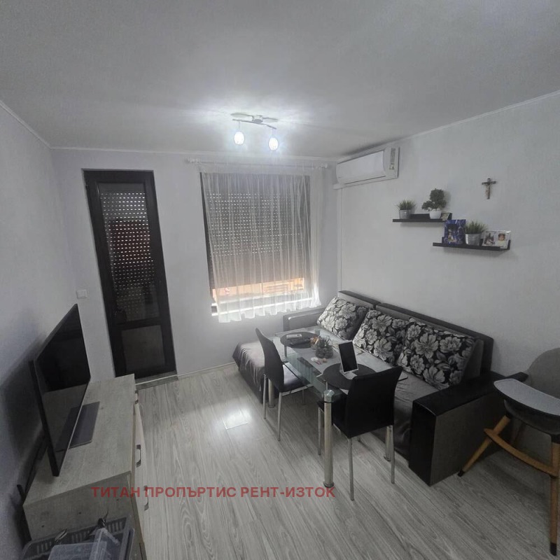 K pronájmu  1 ložnice Burgas , Vazraždane , 75 m2 | 32733388 - obraz [2]