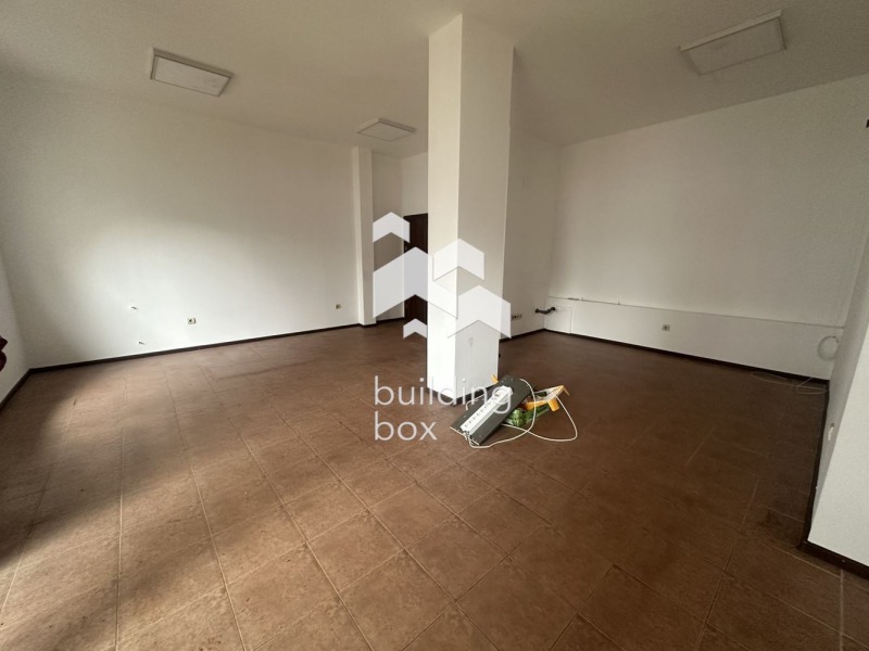 Дава под Наем МАГАЗИН в град София, Левски Г - 45 кв.м / 550 € » 1 075.71 лв., БИЛДИНГ БОКС