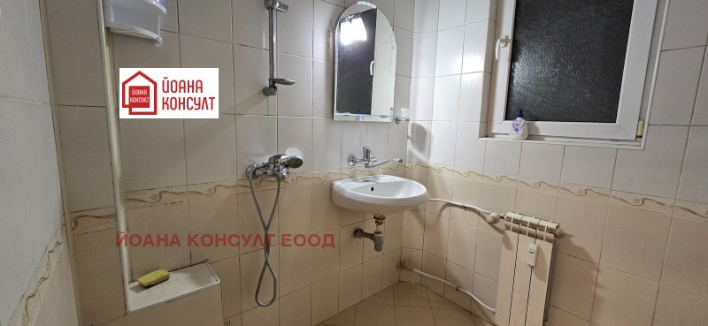 Дава под наем СТАЯ, гр. Плевен, Идеален център, снимка 2 - Стаи под наем - 53456020