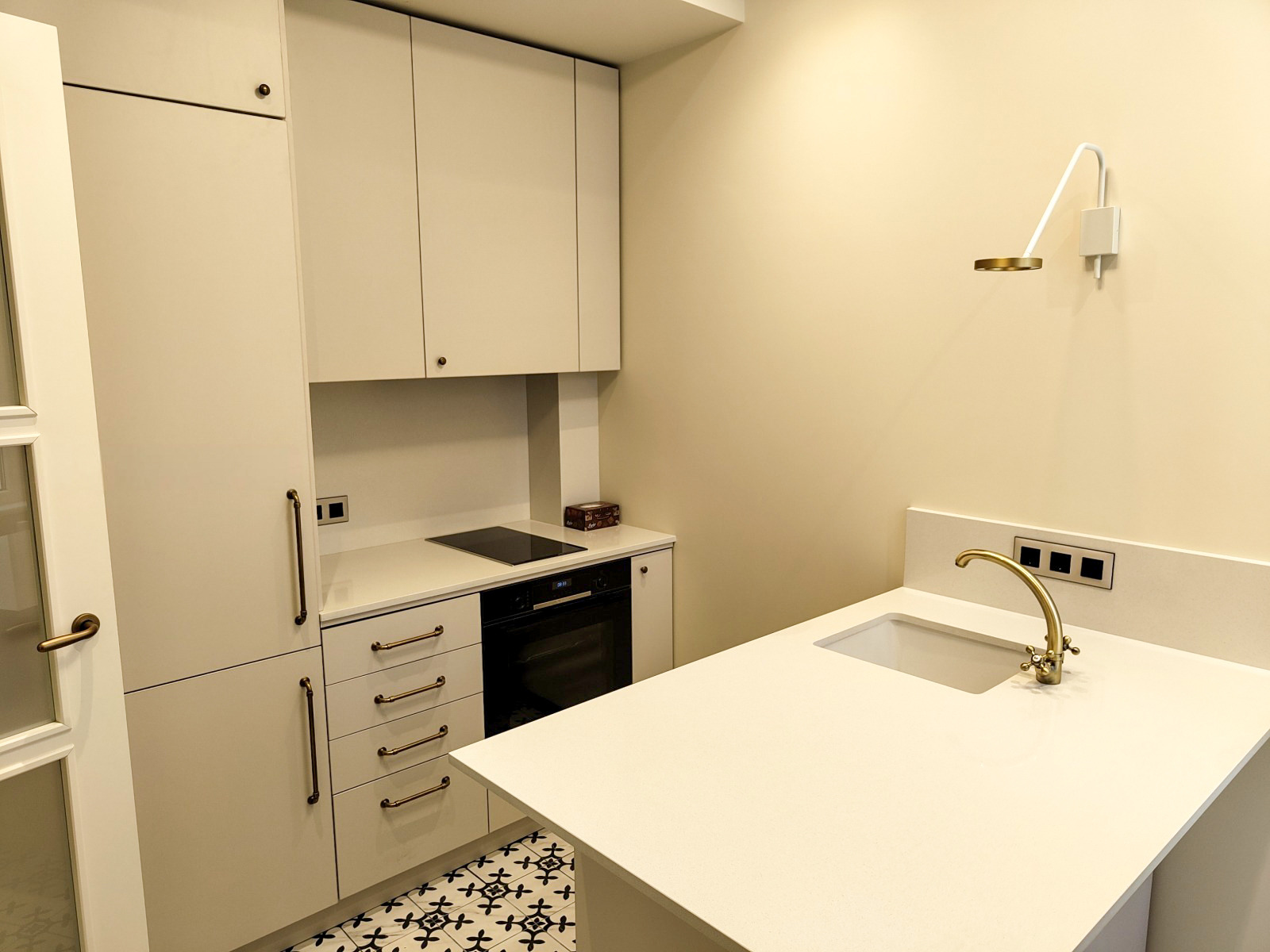 Дава под наем 3-СТАЕН, гр. София, Център