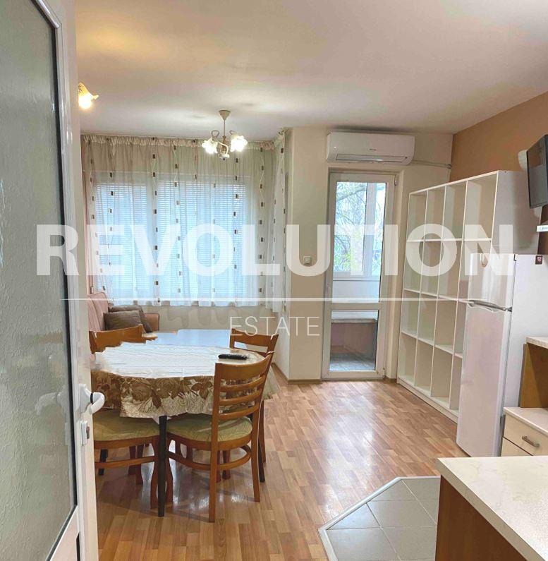 En renta  1 dormitorio Varna , Koljozen pazar , 80 metros cuadrados | 24813201 - imagen [2]