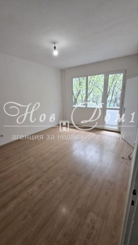 Дава под наем 3-стаен град Варна Базар Левски - [1] 