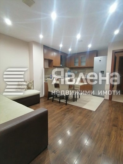 Do wynajęcia  2 sypialnie Warna , Wazrażdane 1 , 73 mkw | 64771368