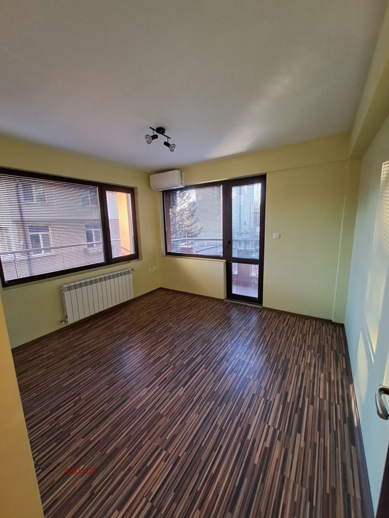 Дава под наем 4-СТАЕН, гр. София, Иван Вазов, снимка 5 - Апартаменти - 52746584