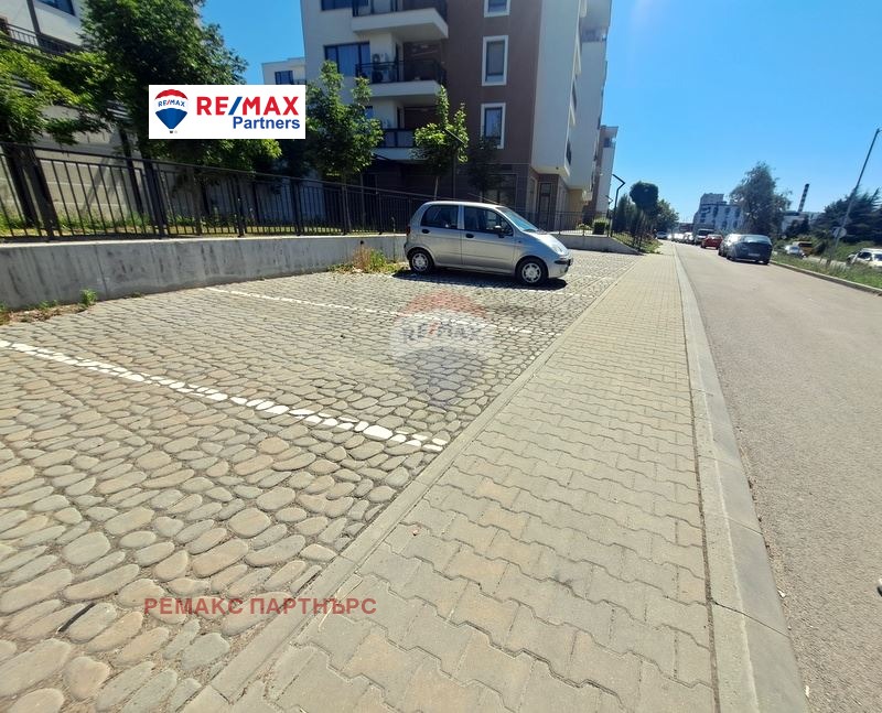 Kiadó  Гараж, Паркомясто Varna , Vladislav Varnencsik 1 , 13 négyzetméter | 33731446 - kép [4]