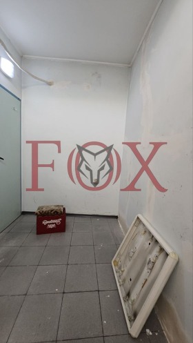     , , >