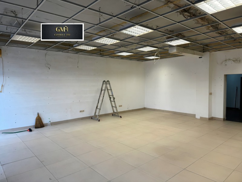 Дава под наем МАГАЗИН, гр. Плевен, Широк център, снимка 3 - Магазини - 53273478