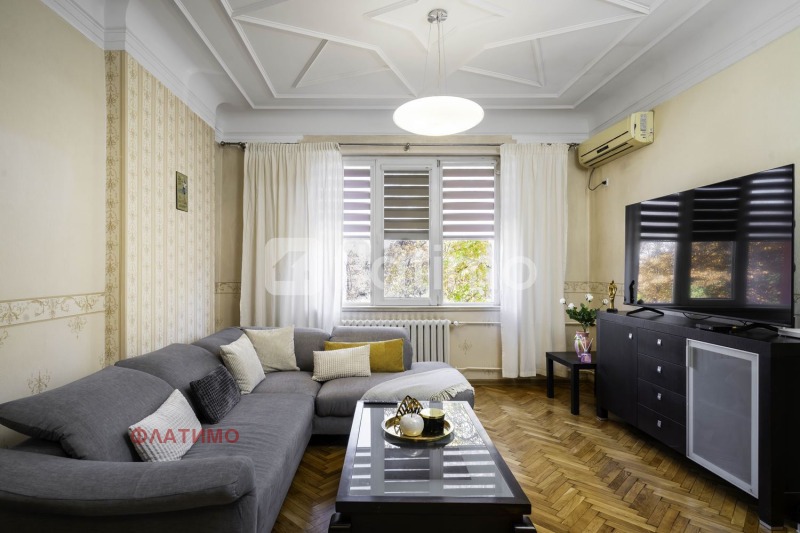 A louer  2 chambres Sofia , Tsentar , 100 m² | 64105457