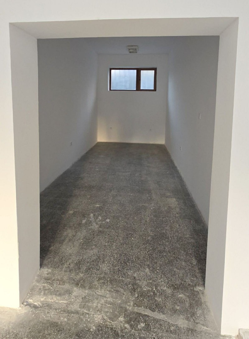 Дава под наем МАГАЗИН, гр. Варна, Левски 1, снимка 2 - Магазини - 52410808