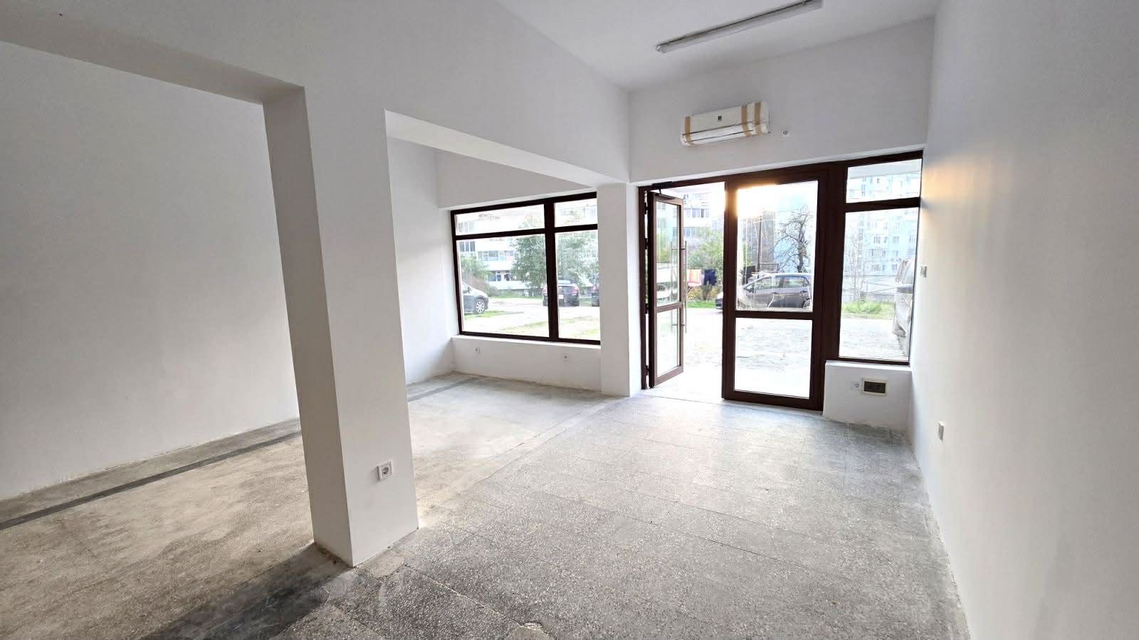 Дава под наем МАГАЗИН, гр. Варна, Левски 1, снимка 2 - Магазини - 52410808