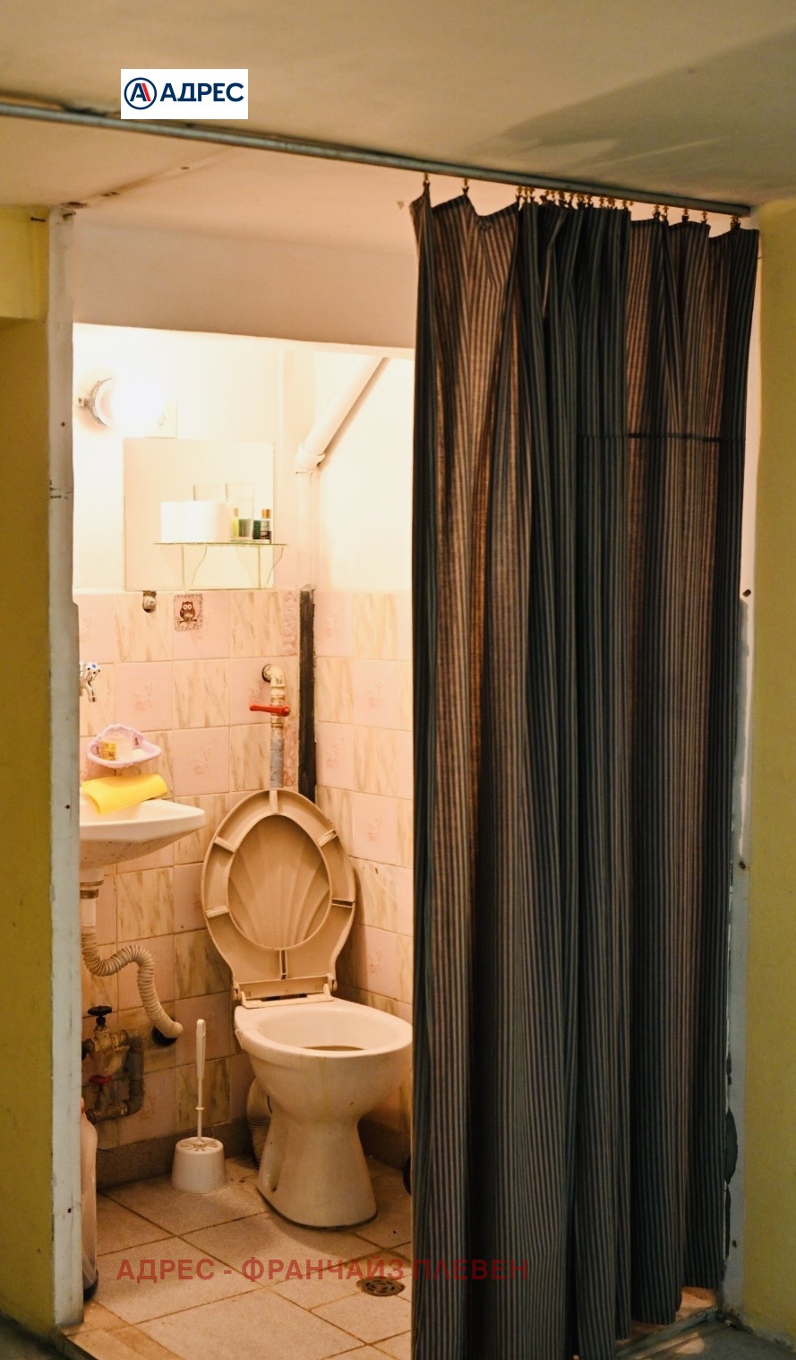 Дава под наем ГАРАЖ, ПАРКОМЯСТО, гр. Плевен, 9-ти квартал, снимка 3 - Гаражи и паркоместа - 54132548