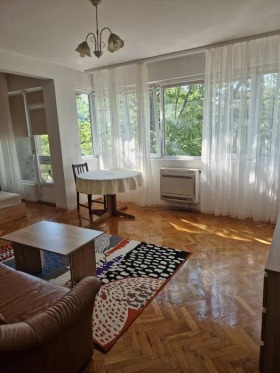 1 chambre Meditsinska akademiya, Sofia 1