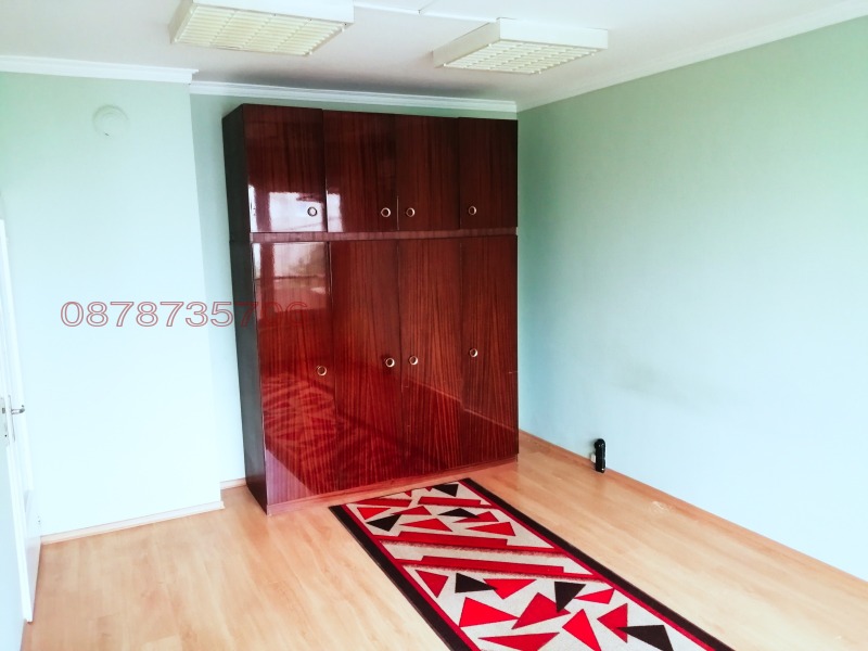 Дава под нем  Офис, град София, Стрелбище •  400 EUR • ID 31194424 — holmes.bg - [1] 