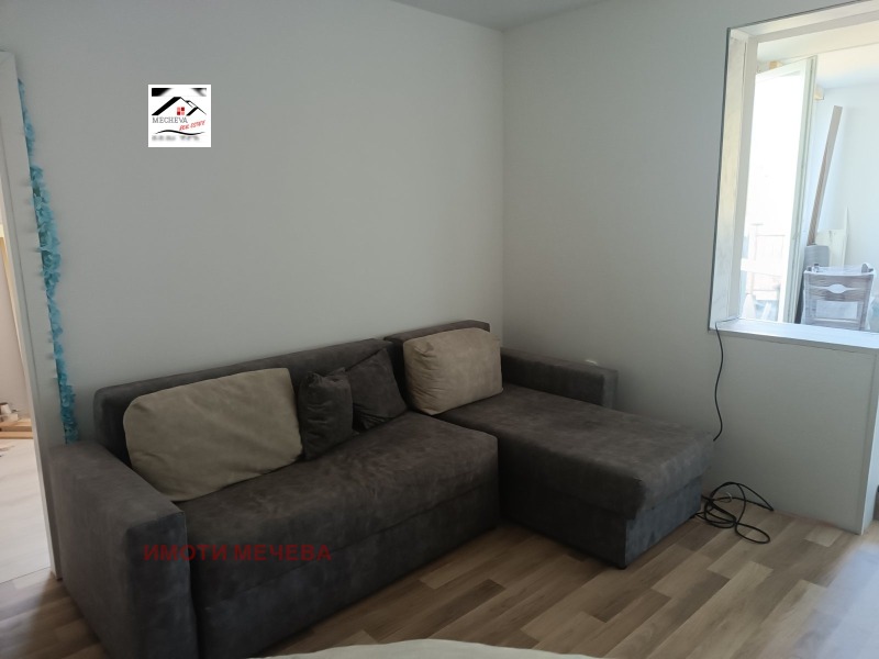 Te huur  1 slaapkamer Stara Zagora , Tri tsjutsjura - tsentar , 65 m² | 51613570