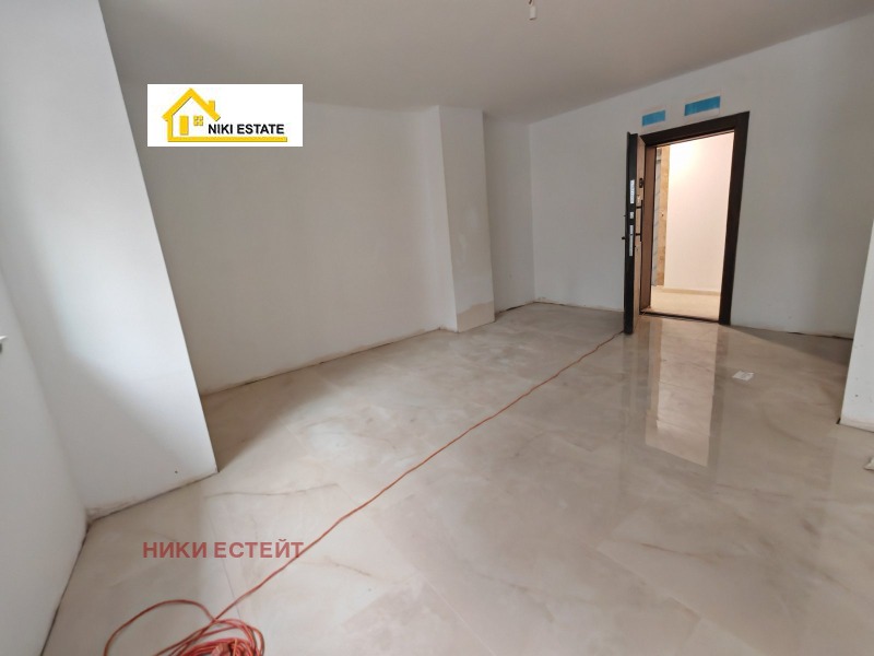 Дава под наем ОФИС, гр. Варна, Левски 1, снимка 11 - Офиси - 53529523